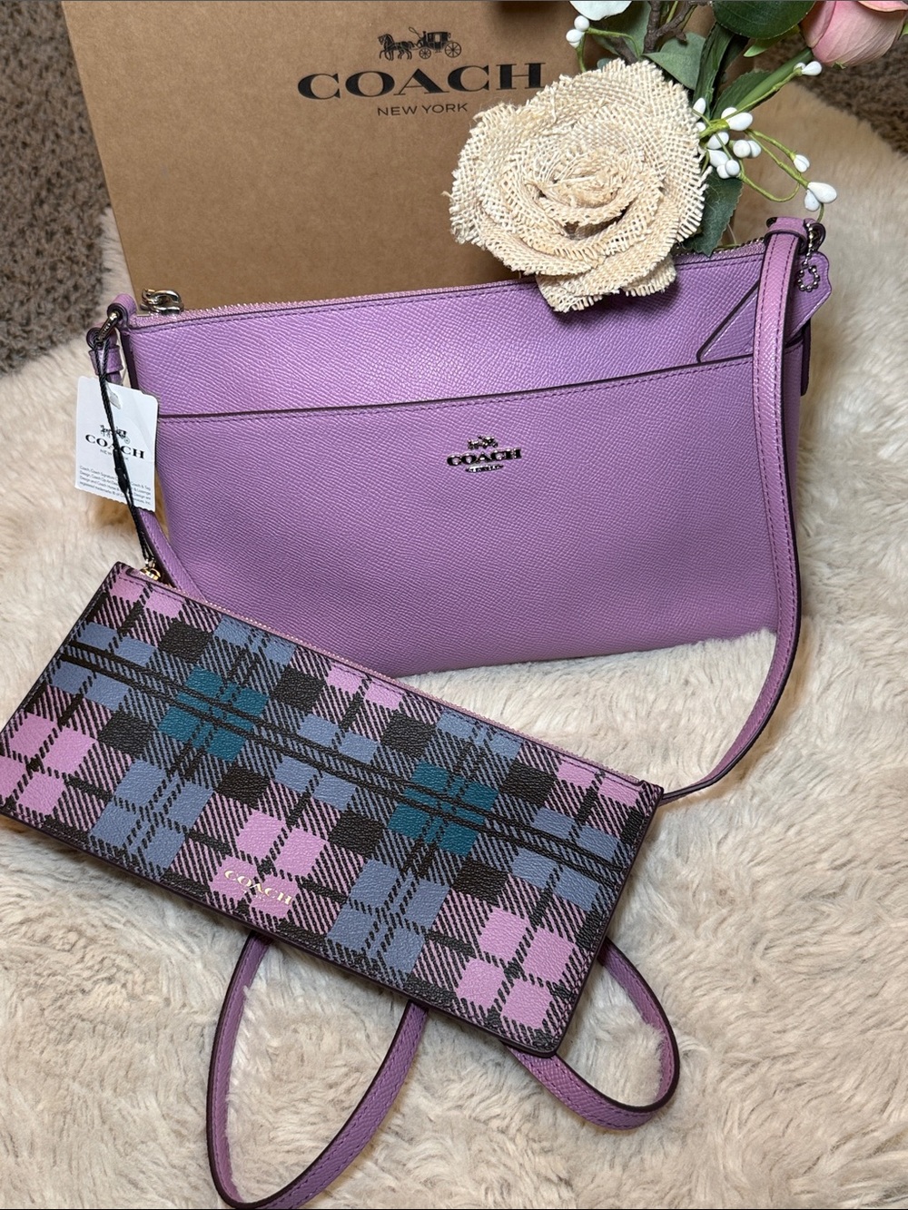 ✨ Coach East/West Pop Pouch in Lilac/Blue Crossbody ✨ - Picture 4 of 14